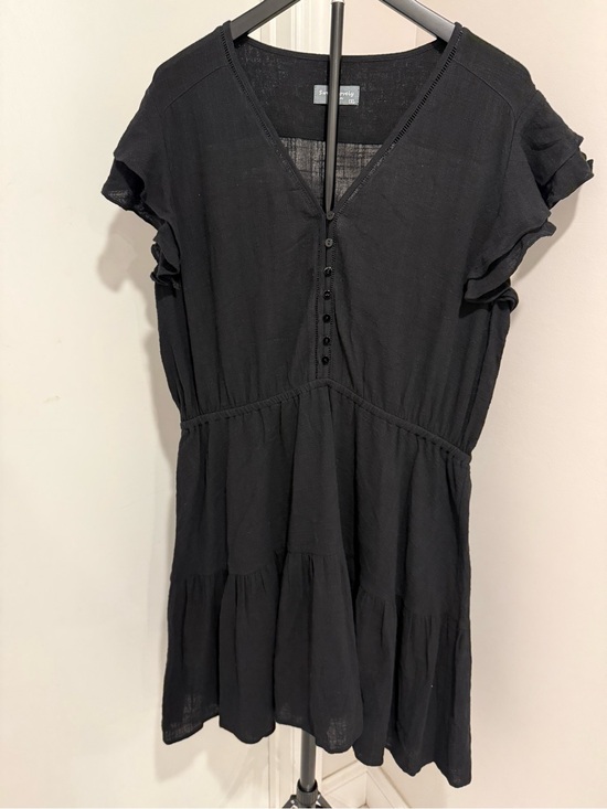 Sweet Lovely By Jen Dresses & Skirts - Sweet Lovely by Jen Black Tiered Dress